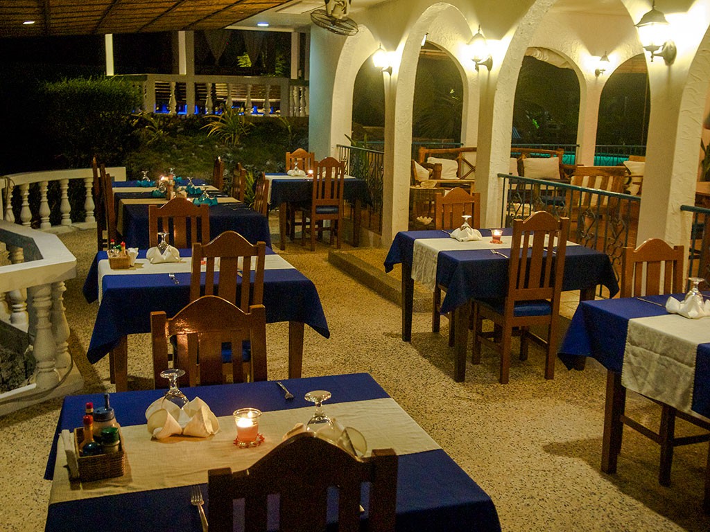 restaurant-evening